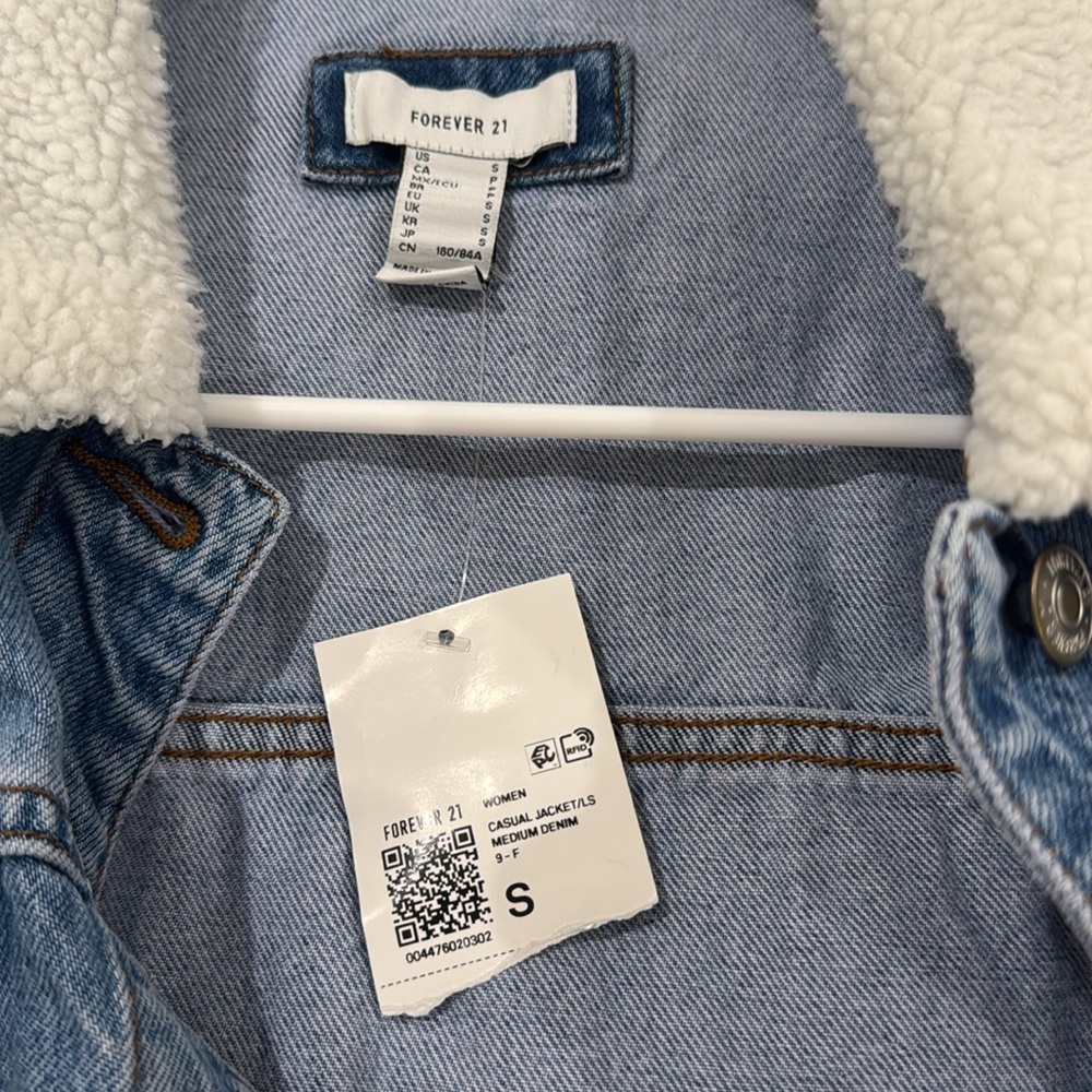 Cropped Jean Jacket - Picture 2 of 3
